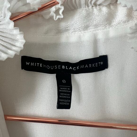 White House Black Market ruffle V-neck tank Sleeveless Top ivory white - Picture 3 of 4